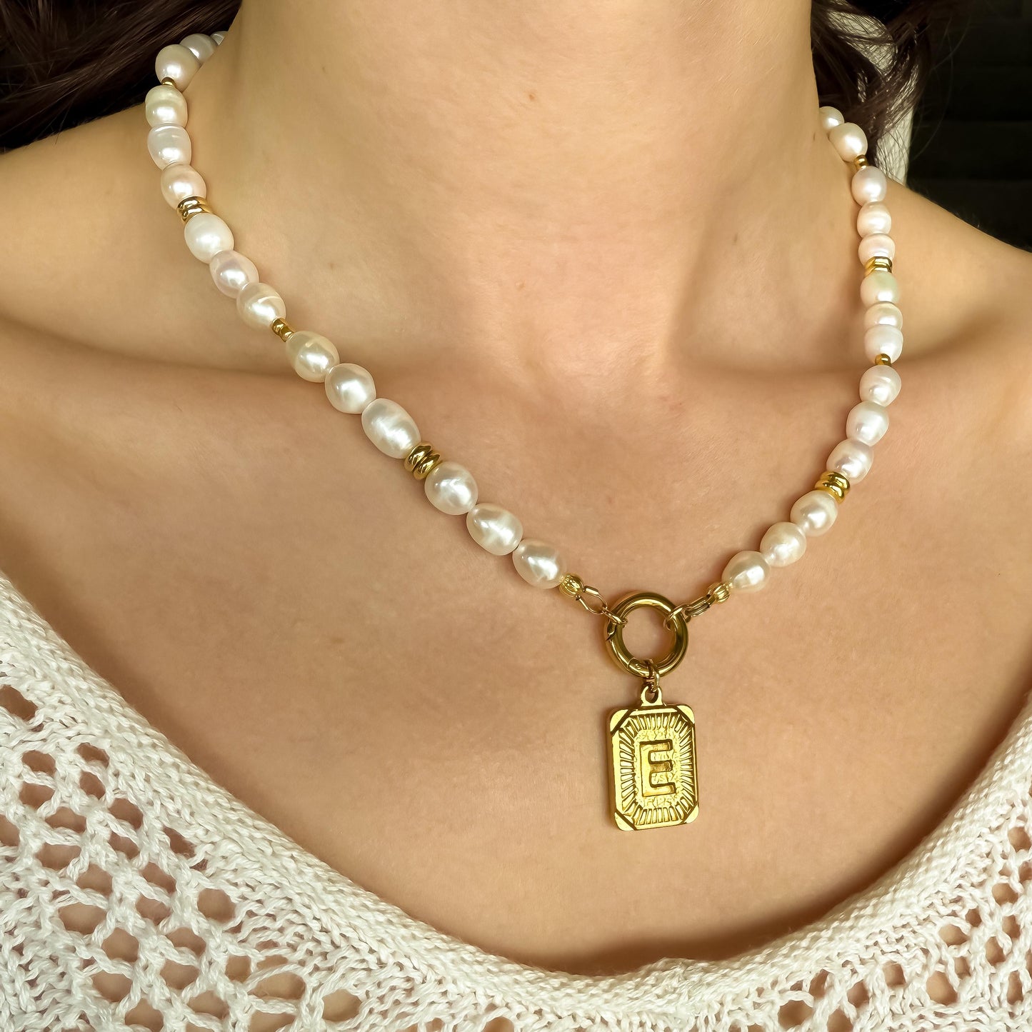 Custom Freshwater Pearl Initial Necklace – 18k Gold with Vintage Style Charm & Push Clasp